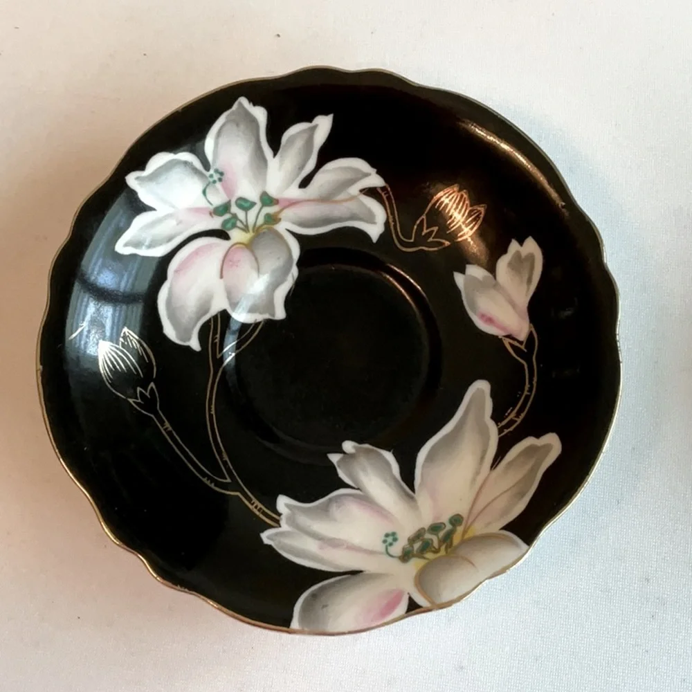 Chugai China ~ Lilies Tea Cup